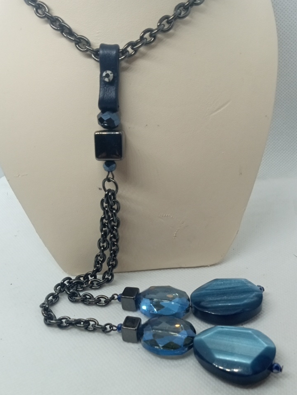 CHICO'S LONG BEADED TASSEL NECKLACE - Picture 4 of 8